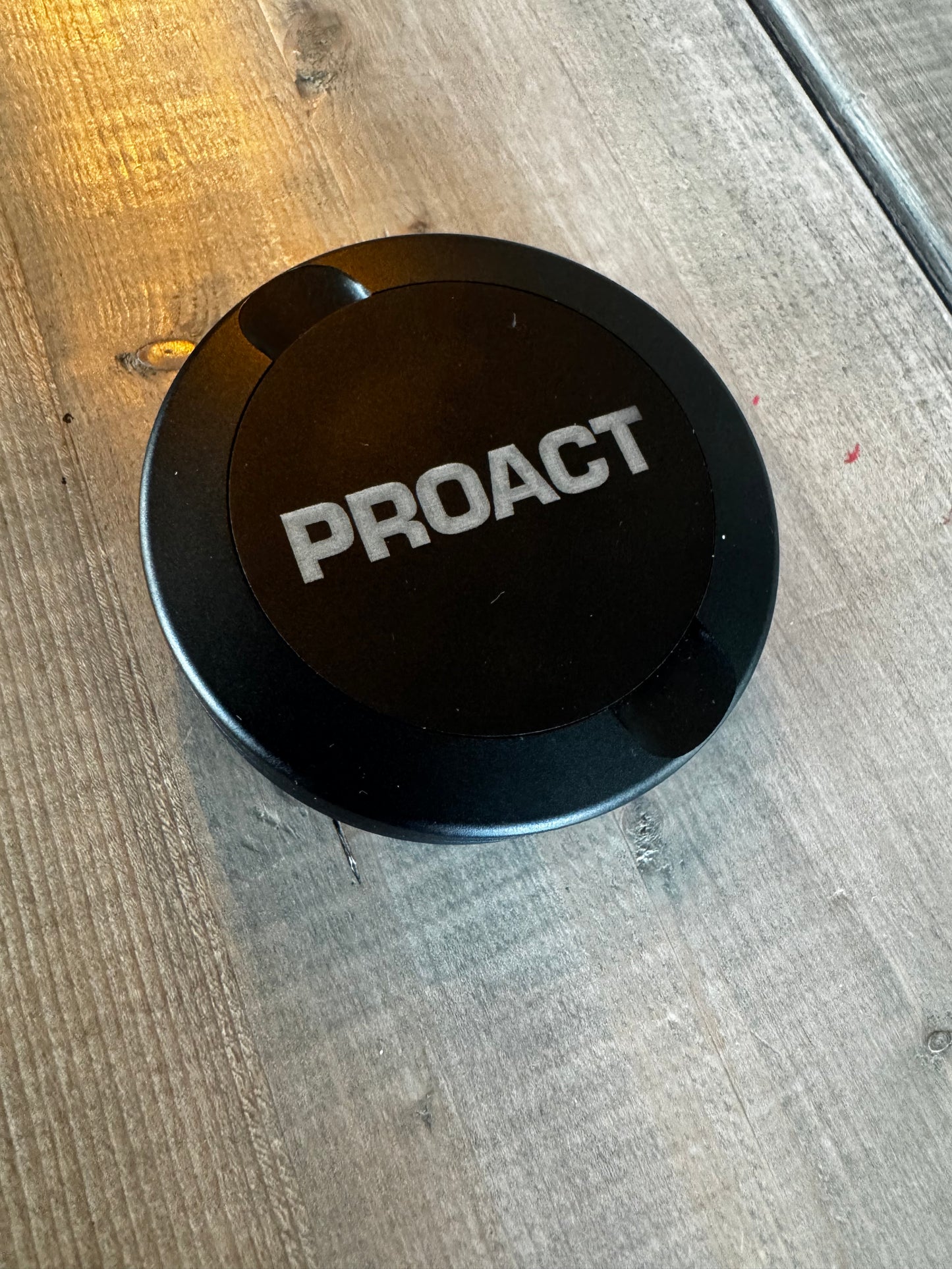 Snusdosa i högkvalitativ metall