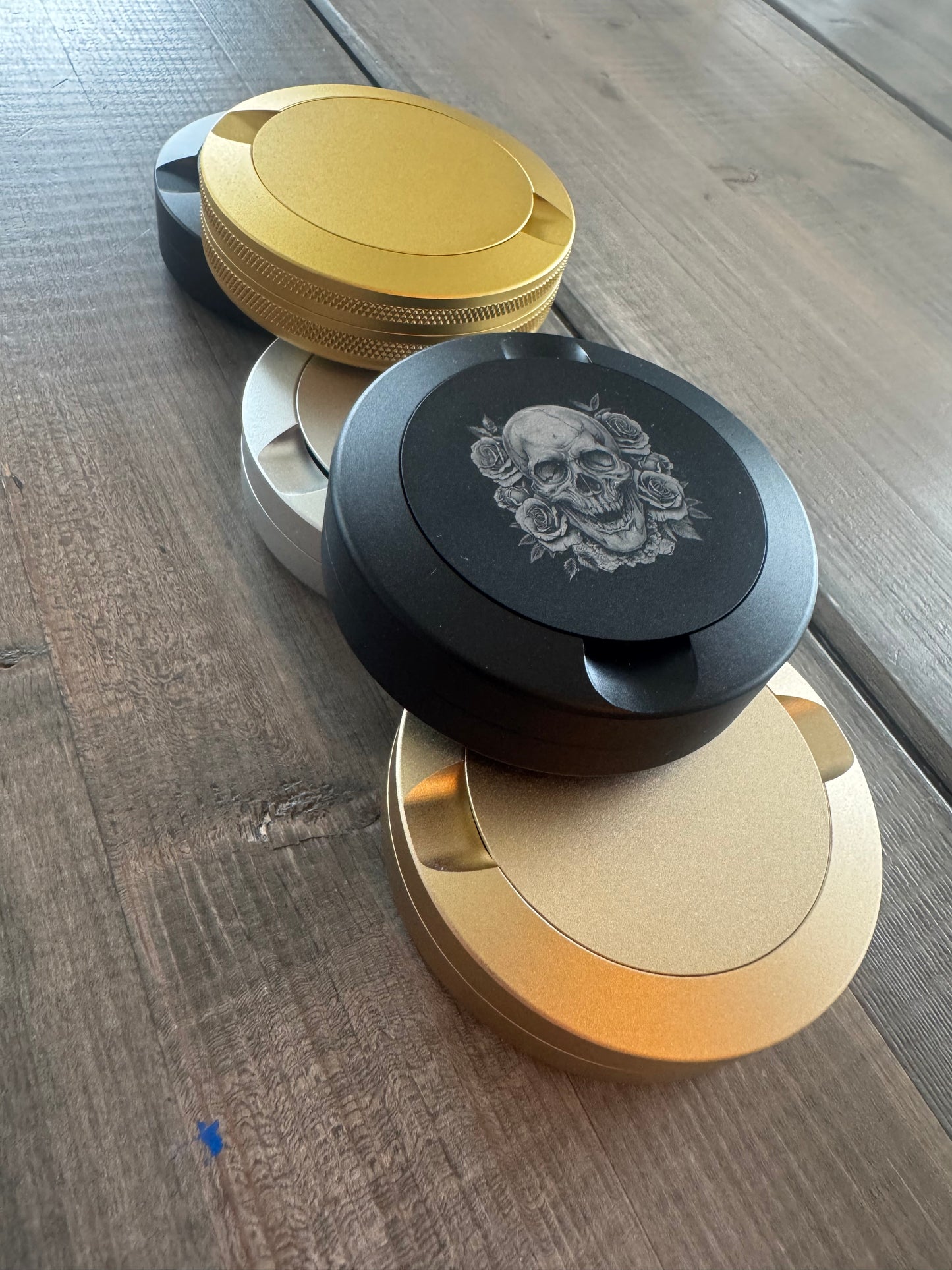 Snusdosa i högkvalitativ metall